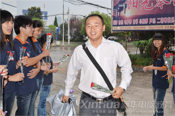 瞧著老師笑的多開心