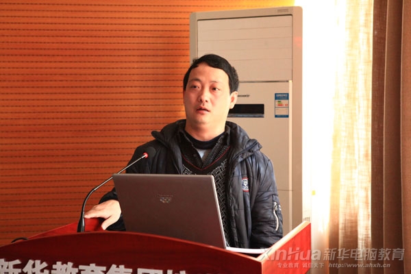 蝶戀品牌創(chuàng)始人,蝶戀商學(xué)院院長崔萬志和大家暢談創(chuàng)業(yè)感受