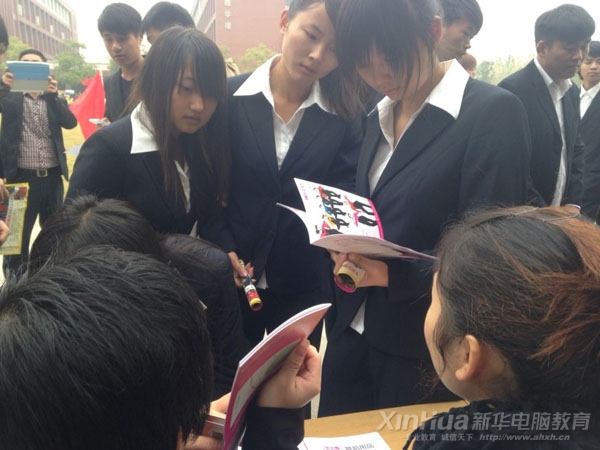 服裝類的企業(yè)很受女同學的歡迎