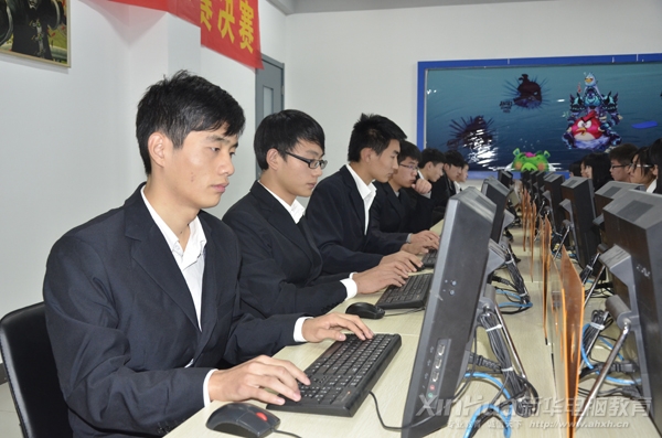 男生也積極,決賽場上毫不示弱