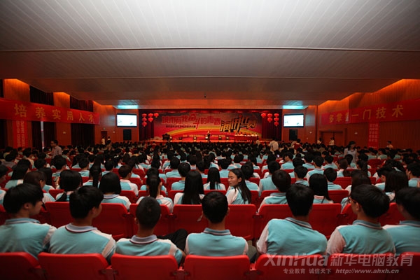 決賽現(xiàn)場大禮堂座無虛席